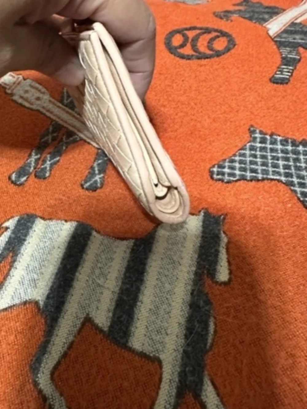 Bottega Veneta Cream Intrecciato Snap Card Case